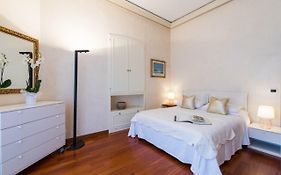 Villa Eugenia - Luxury Flat With Parking Space